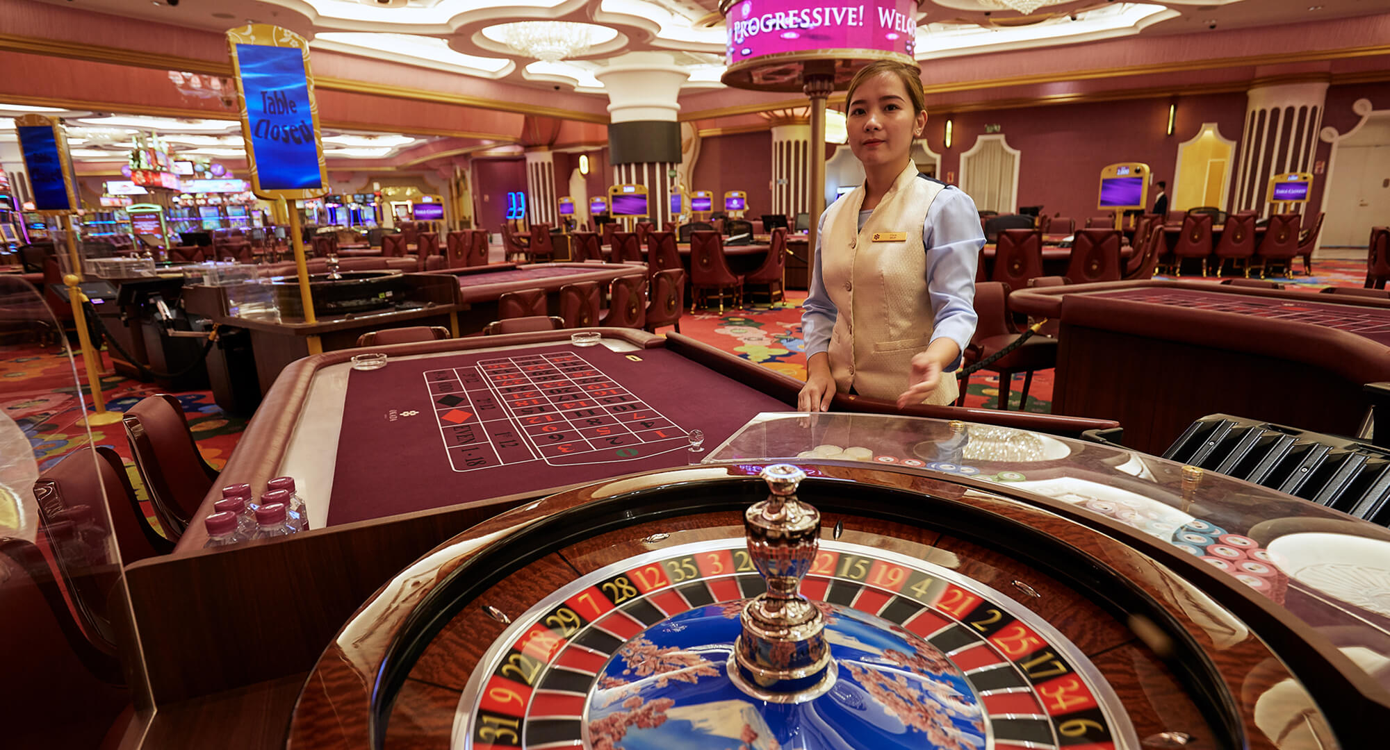 Experience the Best: Live Casino Games That Define Excellence